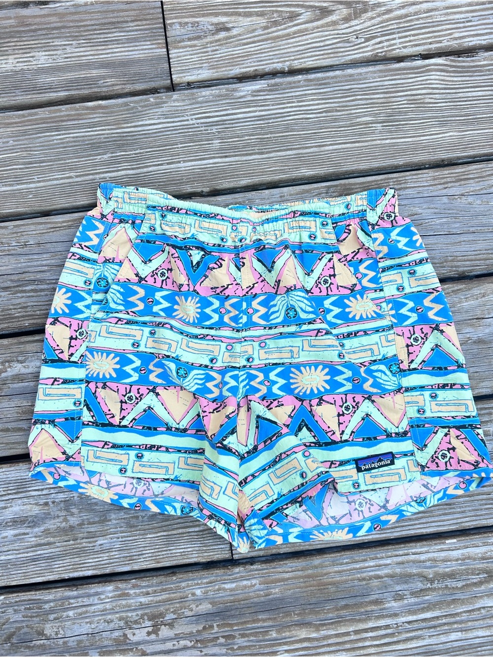 Patagonia men’s baggies shorts Aztec retro small